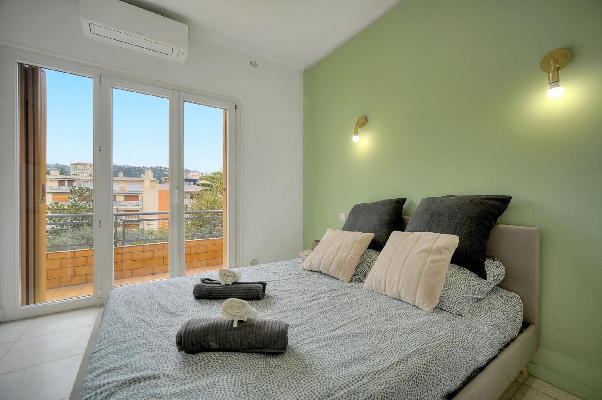 Tery - Terrasse - Moderne - Vca * Cannes